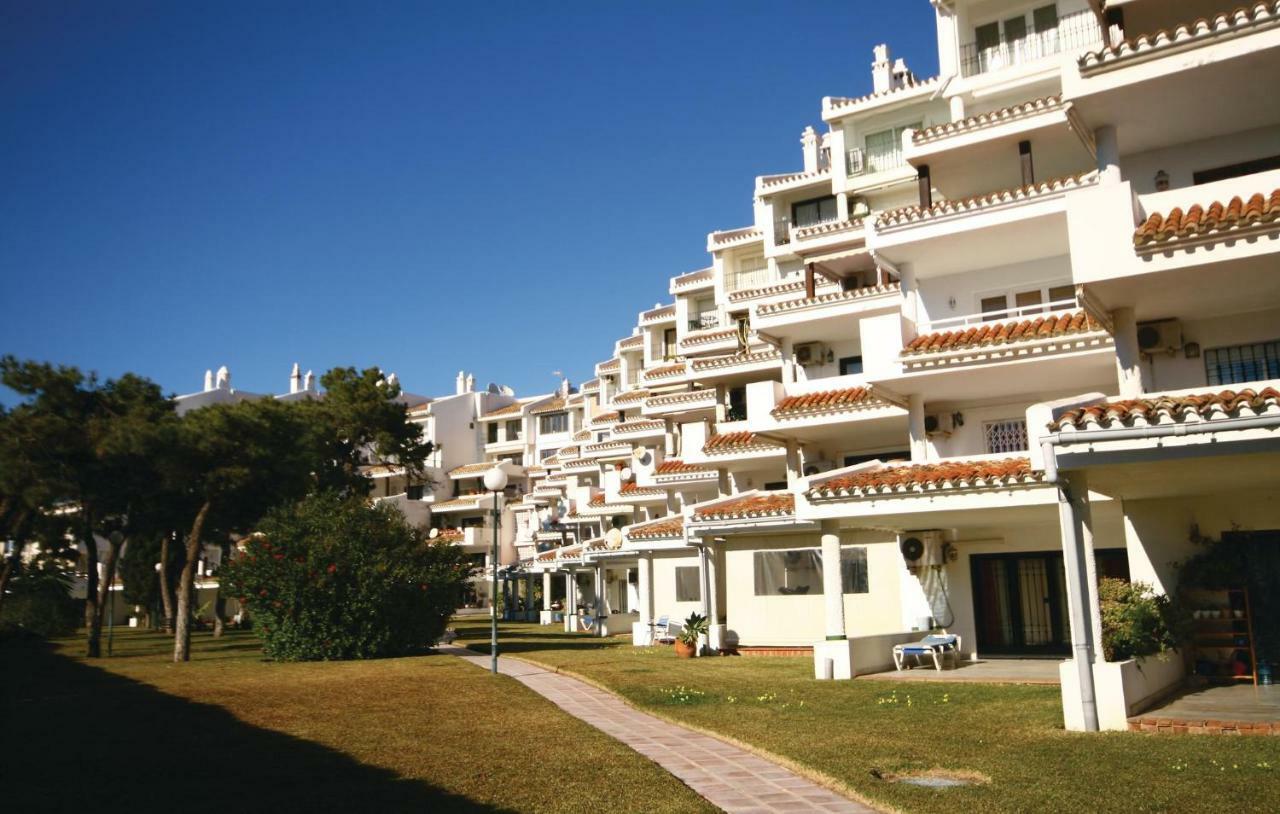 Cozy Apartment In Calahonda With Wifi La Cala De Mijas Kültér fotó