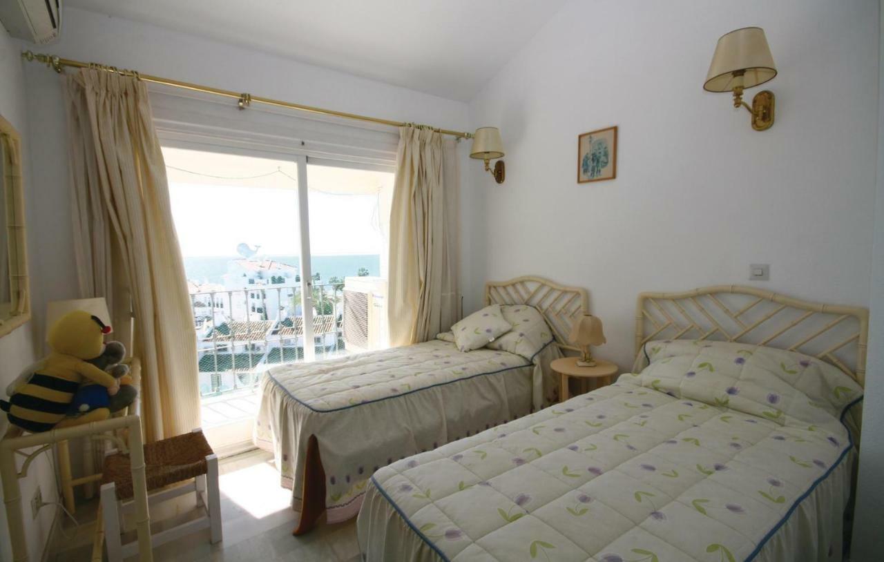 Cozy Apartment In Calahonda With Wifi La Cala De Mijas Kültér fotó